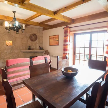 Casa De Padreiro By Geres Casas Dom wakacyjny Caniçada