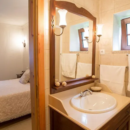 Casa De Padreiro By Geres Casas